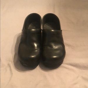 Dansko size 40 black shoes